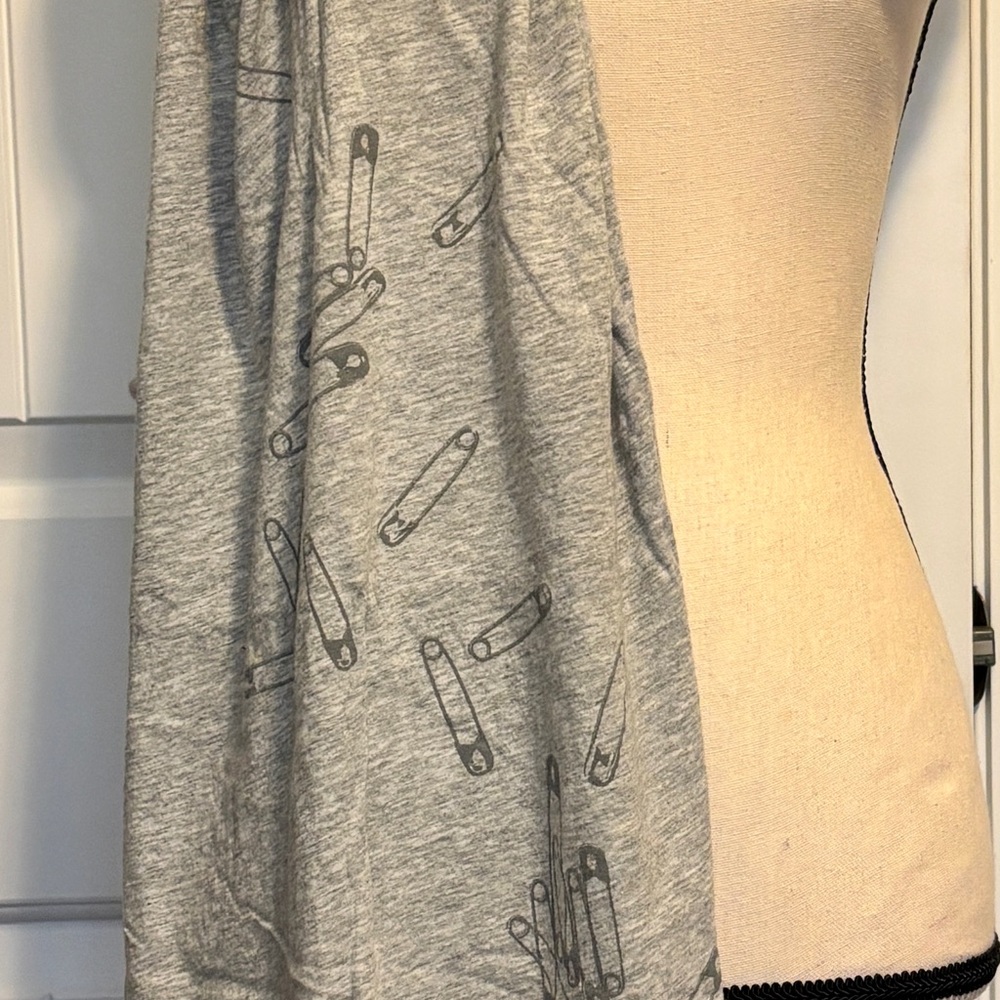 Vintage GAP’S (Red Brand) Light Gray Scarf - Picture 5 of 5